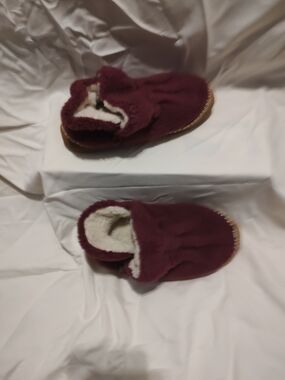 Cozy Burgundy Faux-Shearling Slippers Ll Bean Children 3/4 Size
